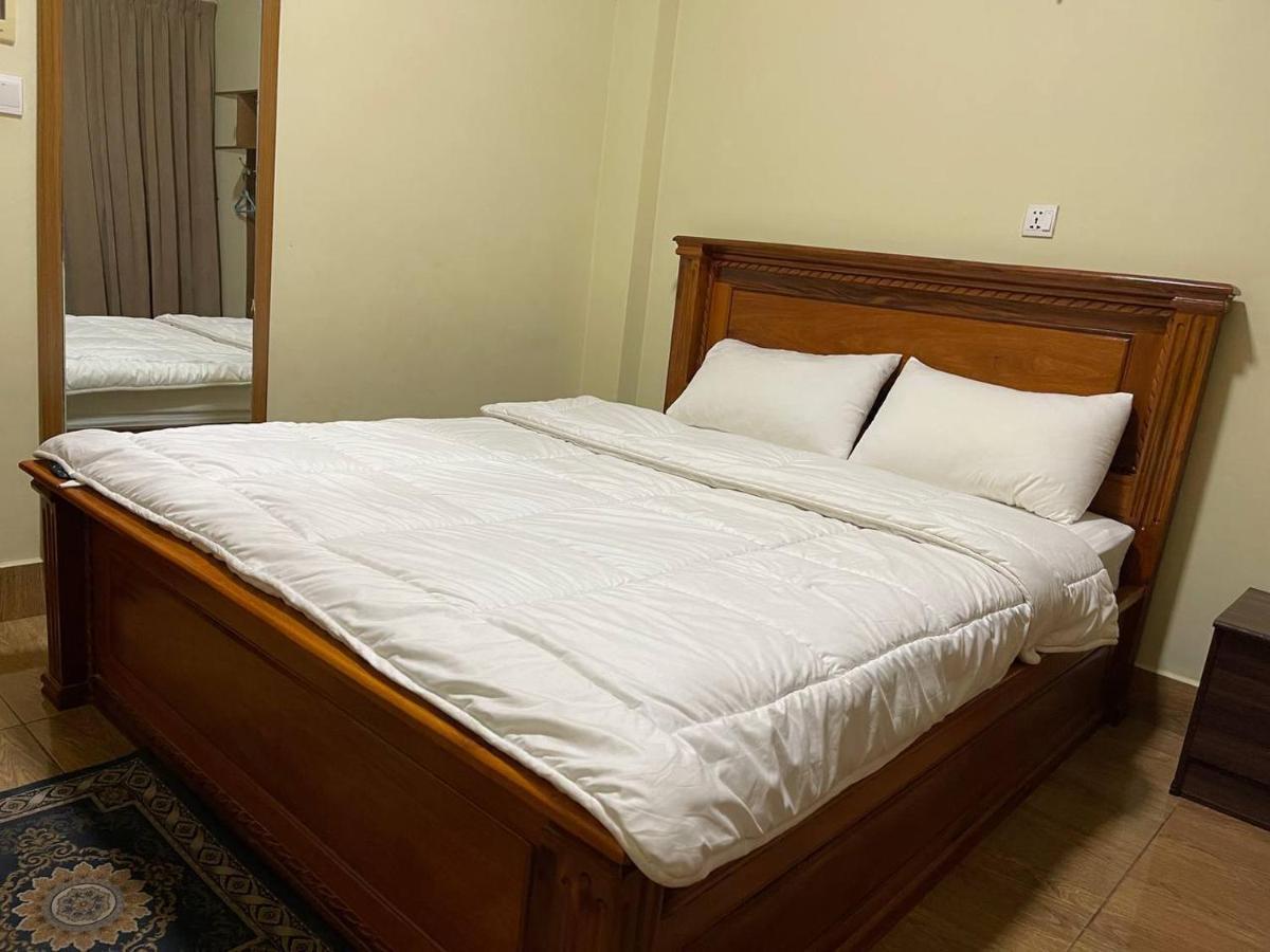 Blue Sky Guest House Phnom Penh Bagian luar foto
